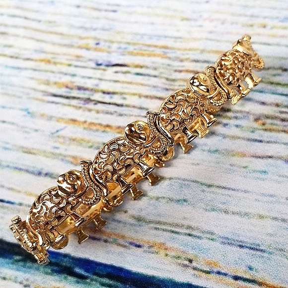 Lucky Elephants, Golden Stretch Bracelet - Picture 2 of 5